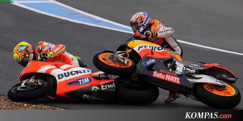 Insiden yang melibatkan Valentino Rossi dan Casey Stoner saat seri kedua Moto GP di Sirkuit Jerez, Spanyol tahun 2011.