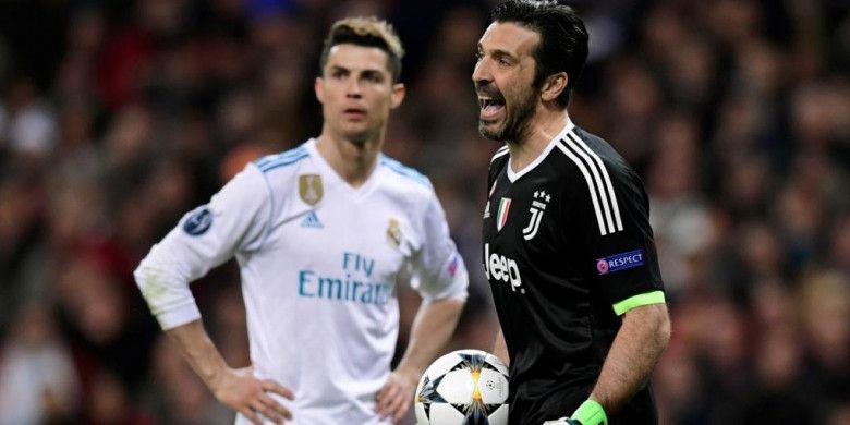 Reaksi kiper Juventus Gianluigi Buffon dalam partai Liga Champions di kandang Real Madrid, Santiago Bernabeu, Madrid, 11 April 2018.
