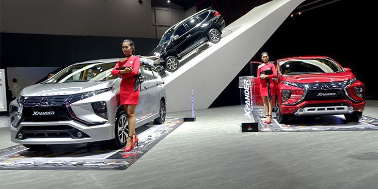 Tampilan booth Mitsubishi selama penyelenggaraan Indonesia International Motor Show (IIMS) 2018