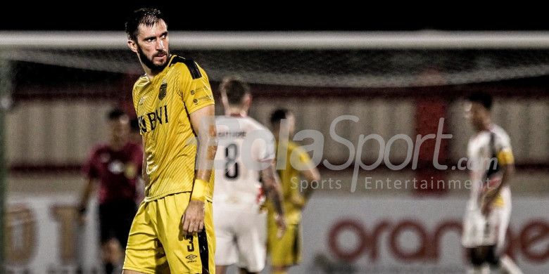 Pemain Bhayangkara FC, Vladimir Vujovic saat melawan Mitra Kukar di Stadion PTIK, Jakarta, Kamis (17/5/18) malam WIB.