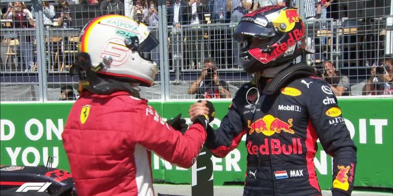 Sebastian Vettel dan Max Verstappen berjabat tangan usai sesi kualifikasi GP Canada, Minggu (10/6/2018).
