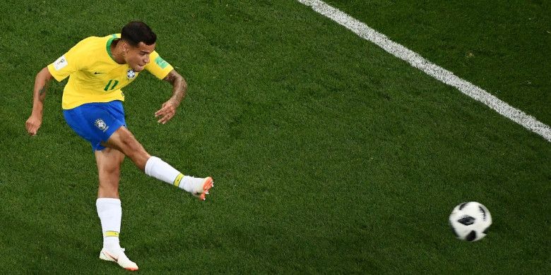 Gelandang timnas Brasil, Philippe Coutinho, melepaskan tembakan dari luar kotak penalti yang berbuah gol ke gawang Swiss pada laga pertama babak penyisihan Grup E Piala Dunia 2018 di Rostov Arena, Minggu (17/6/2018) waktu setempat atau Senin dini hari WIB.
