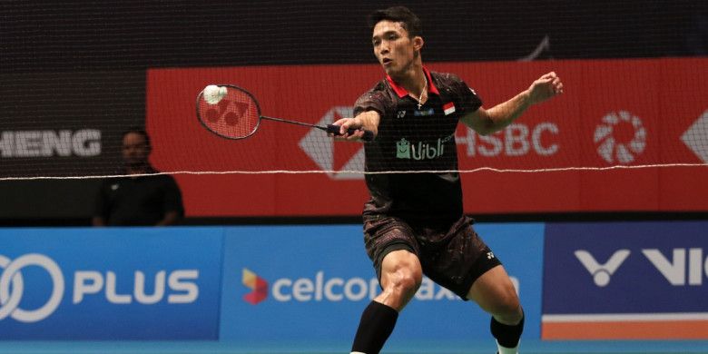 Pemain tunggal putra nasional Indonesia, Jonatan Christie, saat menjalani laga melawan Daren Liew (Malaysia) pada babak kesatu turnamen Malaysia Open 2018 di Axiata Arena, Bukit Jalil, Kuala Lumpur, Rabu (27/6/2018).
