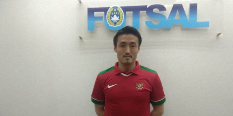 Pelatih timnas futsal Indonesia, Kensuke Takahashi, di Gedung MCN Tower, Senin (4/2/3018)
