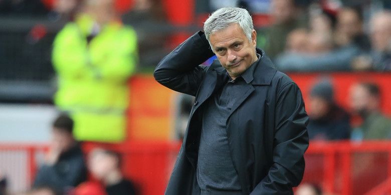 Ekspresi pelatih Manchester United, Jose Mourinho, dalam laga Liga Inggris kontra Wolverhampton Wanderers di Stadion Old Trafford, Manchester, Inggris pada 22 September 2018.
