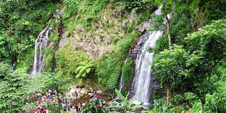 Panorama Air Terjun Pengantin dari Ketinggian