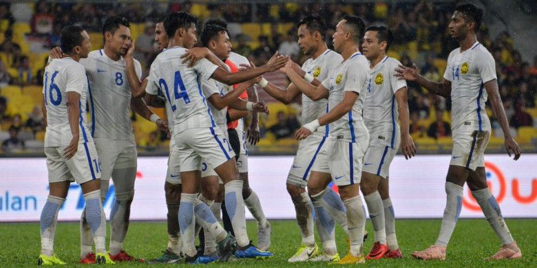 Suka cita pemain timnas Malaysia seusai membobol gawang timnas Maladewa pada laga uji coba sebelum ke Piala AFF 2018 di Stadion Nasional Bukit Jalil, Kuala Lumpur pada 3 November 2018.
