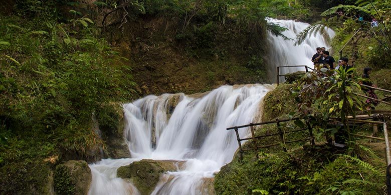 Air Terjun di Kawasan Ekowisata Sungai Mudal, Kulon Progo, Yogyakarta