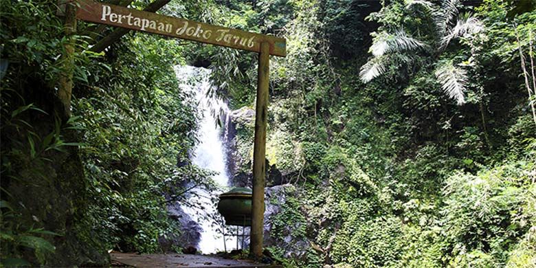 Pertapaan Jaka Tingkir di Air Terjun Sekar Langit