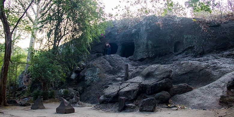 Gua Selomangleng, Kediri, Jawa Timur yang konon merupakan pertapaan Dewi Kilisuci.