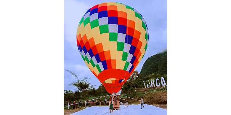 Festival of Light Kaliurang kali ini menghadirkan wahana balon udara.