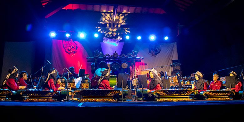 Parade Gamelan dalam rangka peringatan tahun baru yang diadakan di Pendapa Gasebu, Dusun Tegalcorocanan, Desa Solodiran, Kecamatan Manisrenggo, Kabupaten Klaten, Jawa Tengah.