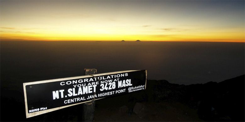 Puncak Gunung Slamet, Jawa Tengah.