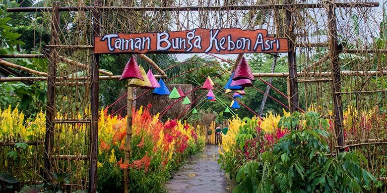 Pintu masuk Taman Bunga Kebon Asri di Bayat, Klaten