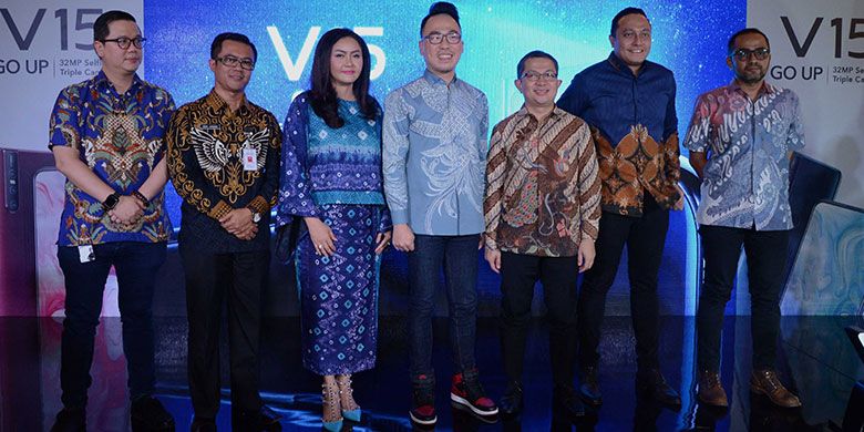 (kiri) Johan Honggowarsito (Deputy Chief Sales ANTV), Heri Anwar (Kepala Bidang Pariwisata & Kebudayaan, Dinas Pariwisata & Kebudayaan, Kabupaten Purwakarta), Atiek Nur Wahyuni (CEO Trans Media), Edy Kusuma (General Manager for Brand and Activation PT Vivo Mobile Indonesia), Tantan Sumartana (Direktur Sales & Marketing RCTI), Laode Hartanto (Senior Vice President Surya Citra Media) dan Didi Kaspi Kasim (Editor in Chief National Geographic Indonesia)