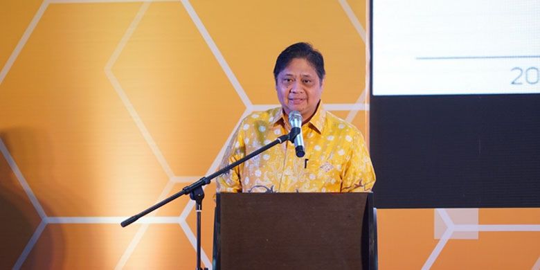 Menperin Airlangga Hartanto sedang memberikan Sambutan pada acara e-Smart IKM 2019 IKM GO DIGITAL di Kota Bogor
(Foto: dok. Kemenperin)
