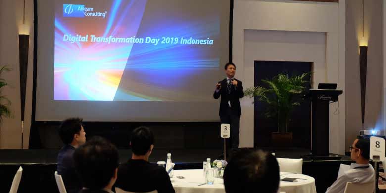 ABeam Indonesia Managing Director Takeya Mochizuki sedang memberikan sambutan dalam acara Digital Transformation Day 2019 Indonesia, Jumat (05/07/2019) di Fairmont, Jakarta. 