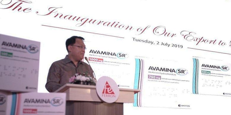 Direktur Utama PT Ferron Par Pharmaceuticals Krestijanto Pandji saat memberikan sambutan dalam acara pelepasan ekspor perdana produk Avamina SR®.
