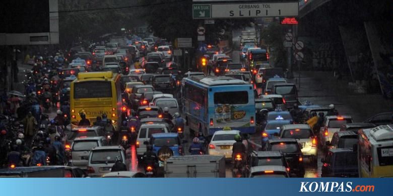 Instruksi Anies, Kendaraan Pribadi Berumur Lebih dari 10 Tahun Dilarang Beroperasi pada 2025