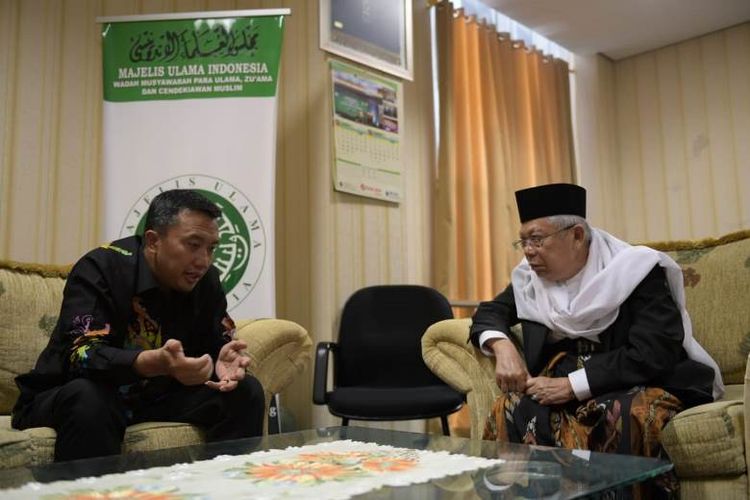 Menpora Imam Nahrawi dan Ketua Umum Majelis Ulama Indonesia, KH Maruf Amin, di Kantor Pusat MUI, Jl. Proklamasi No.51 Menteng, Jakarta Pusat, Jumat (8/6/2018) sore