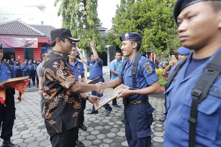 Wali Kota Semarang Instruksikan Damkar Gelar Operasi Tangkap Tawon Kilasdaerah Kompas Com