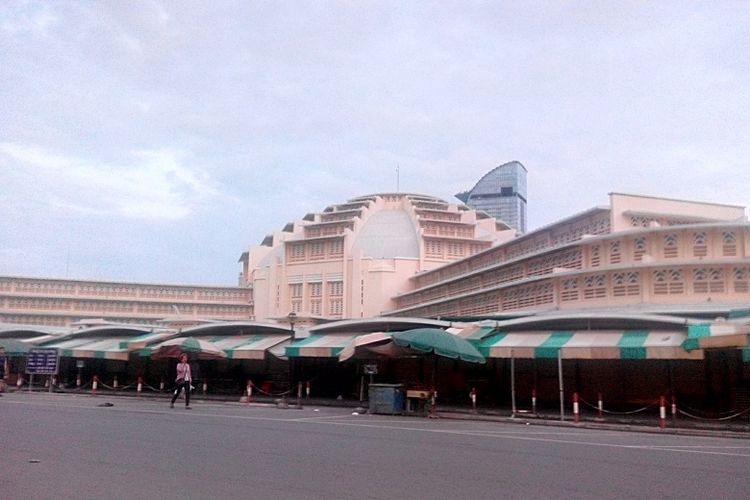 Central Market di Phnom Penh, Kamboja yang mulai beroperasi pada tahun 1937. 
