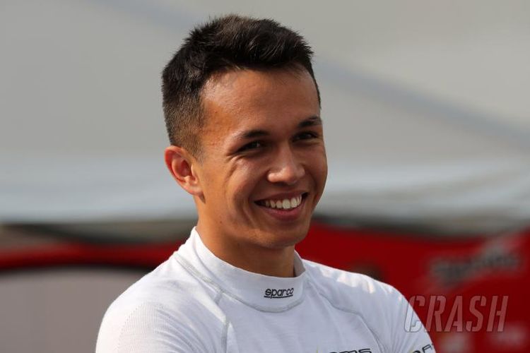 Pebalap Thailand, Alexander Albon, akan membalap di Formula 1 2019 bersama tim Toro Rosso.