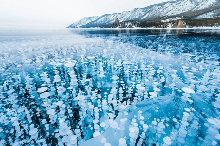 Fenomena Gelembung di Danau Baikal, Rusia.