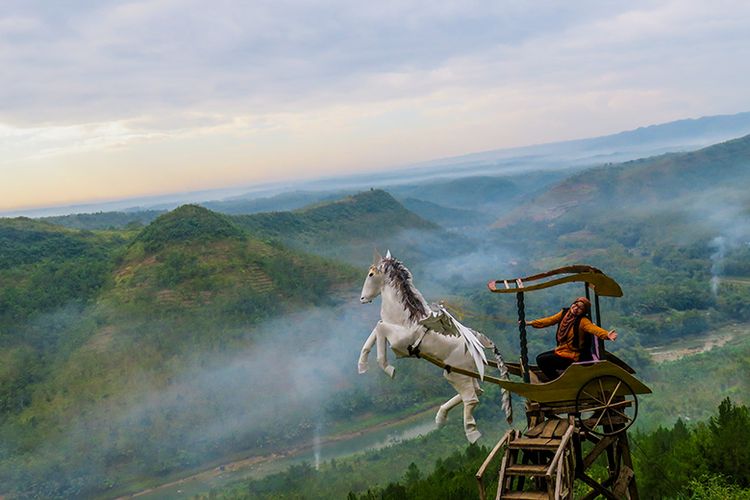 Spot foto kuda terbang di Bukit Panguk, Bantul.