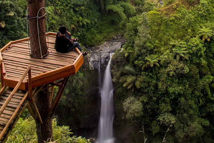 Air Terjun Kedung Kayang, Magelang Dilihat dari Spot Panorama.