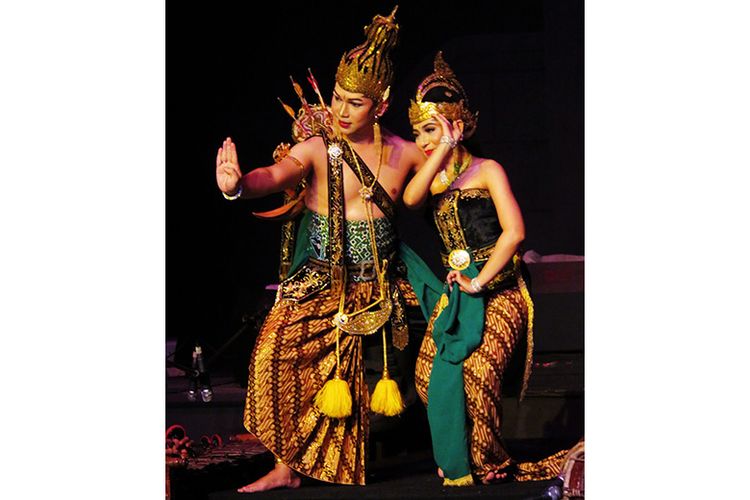 Ramawijaya dan Istrinya, Shinta dalam Sendratari Ramayana Prambanan.