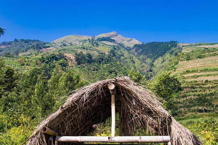 Gunung Merbabu Dilihat dari Dusun Timboa, Boyolali.