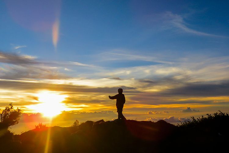 Sunset di Puncak Merbabu.