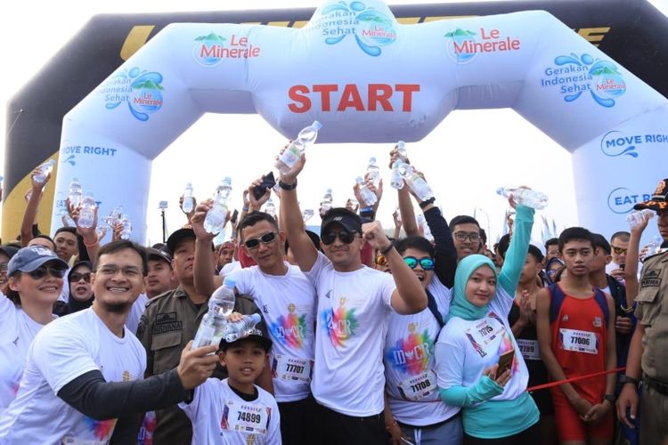 Bpk Hengky Kurniawan selaku Wakil Bupati Bandung Barat turut serta membuka Indonesia Color Run 2019 di Bandung Barat