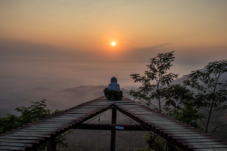 Keindahan Sunrise dari Punthuk Mongkrong, Magelang (24/06/2019).