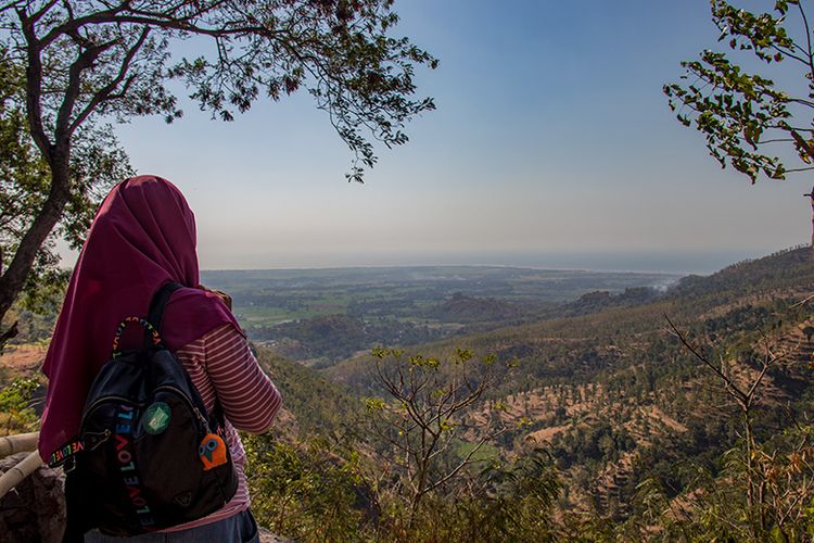 Pesisir utara Jawa Timur yang Terlihat dari Arak-arak Bondowoso.