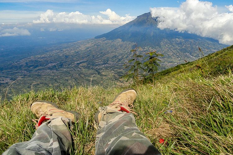 Jalur pendakian Gunung Sindoro via Bansari.