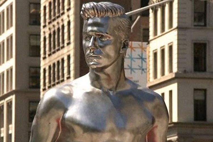 Patung David Beckham yang ini dibuat untuk keperluan komersial