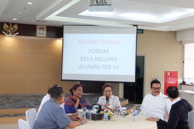 Menteri Perikanan dan Kelautan, Susi Pudjiastuti dalam diskusi bersama alumni FEB dan FISIP Universitas Indonesia, Sabtu (03/02/2018).