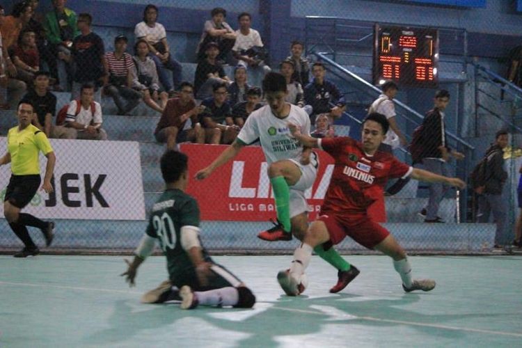 Tim putra Universitas Padjadjaran (Unpad)  memelihara ambisi  untuk menjadi jawara tanah Pasundan di  ajang LIMA Futsal: Blibli.com West Java Conference 2018. 