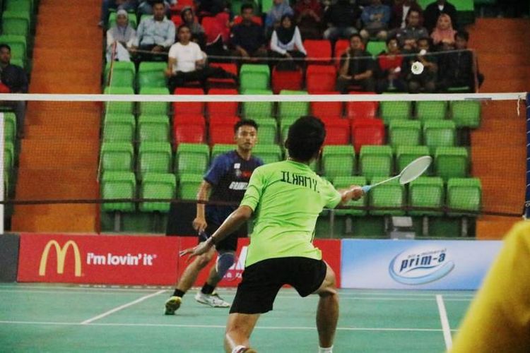  Perhelatan LIMA (Liga Mahasiswa) Badminton: McDonald?s East Java Conference 2019 yang diadakan di Gedung Bundar Al Asy?ari Universitas Islam Malang (Unisma) pada Sabtu (9/3/2019) menyajikan pertandingan antara putra Universitas Surabaya (Ubaya) dan Universitas Negeri Malang (UM).