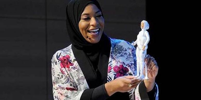 Ibtihaj Muhammad membuat sejarah sebagai atlet AS berhijab pertama yang tampil di Olimpiade