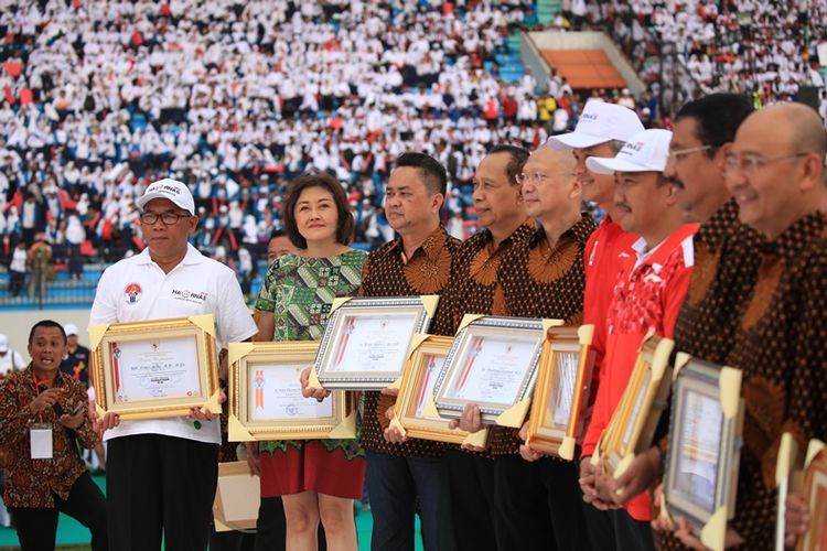 Bertepatan dengan perayaan Hari Olahraga Nasional hari Sabtu (09/09), Menteri Pemuda dan Olahraga RI Imam Nahrawi berikan penghargaan Perusahaan Peduli Olahraga  di Stadion dr. H. Moch. Soebroto, Magelang, Jawa Tengah.  