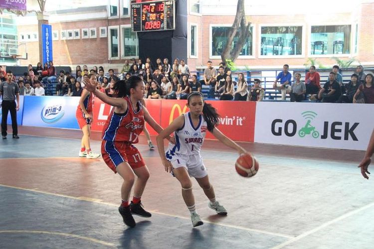 Perebutan takhta juara LIMA Basketball Greater Jakarta Conference 2018 yang disajikan tim putri Universitas Pelita Harapan (UPH) melawan Universitas Esa Unggul (UEU), Senin (2/7/2018) berlangsung seru.