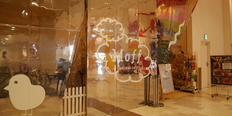 Moff animal cafe cabang Aeon Mall Makuhari Shintoshin di Prefektur Chiba, Jepang.