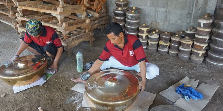 Mustika Laras, produsen gamelan di Desa Jatirejo, Kecamatan Loceret, Kabupaten Nganjuk, Jawa Timur, Kamis (24/1/2019).