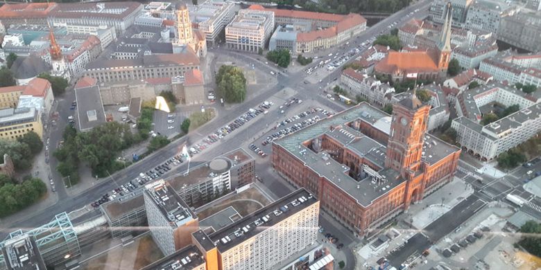Pemandangan kota Berlin di Jerman, Jumat (22/6/2018) dari Menara Televisi Berlin.