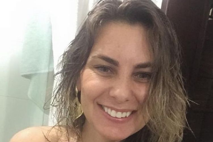 Ana Paula da Silva, anggota parlemen Brasil yang baru dilantik pada 1 Februari lalu. Dia menjadi perbincangan setelah mengenakan pakaian yang menunjukkan belahan payudara.