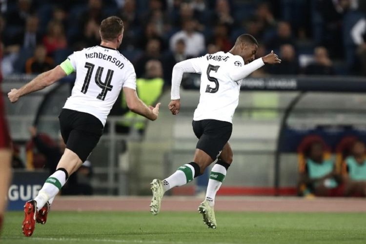 Jordan Henderson dan Georgionio Wijnaldum merayakan gol Liverpool ke gawang AS Roma pada laga semifinal Liga Champions di Stadion Olimpico, 2 Mei 2018. 