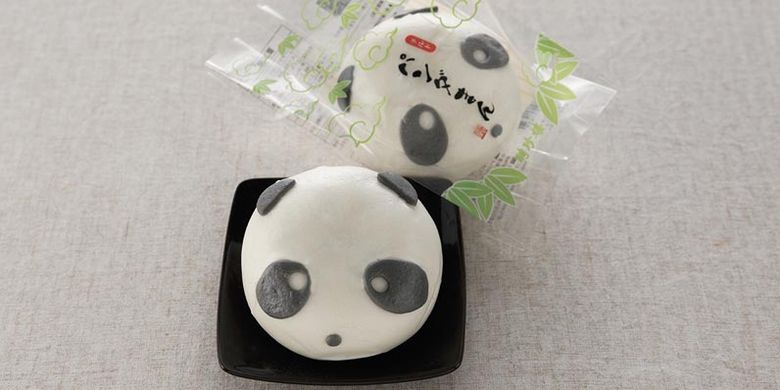 Produk bakpao berbentuk panda dari restoran Heichinro, restoran Cina tertua yang ada di Jepang sejak tahun 1884.